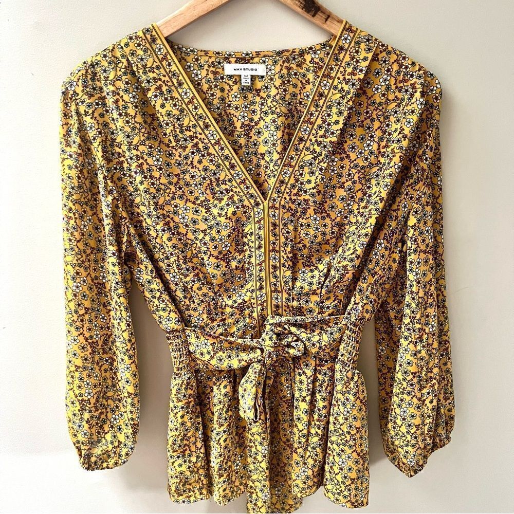 Max Studio floral boho tie front top.   Size M